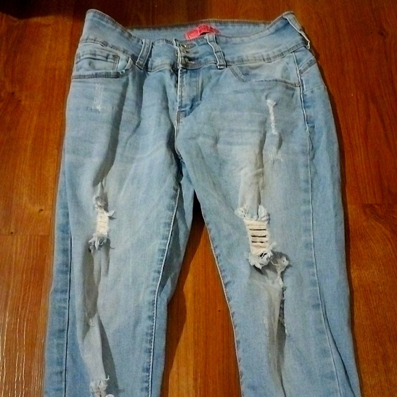 Jeans - Picture 1 of 3